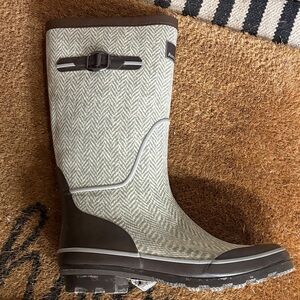 Stylish Herringbone Rain Boot